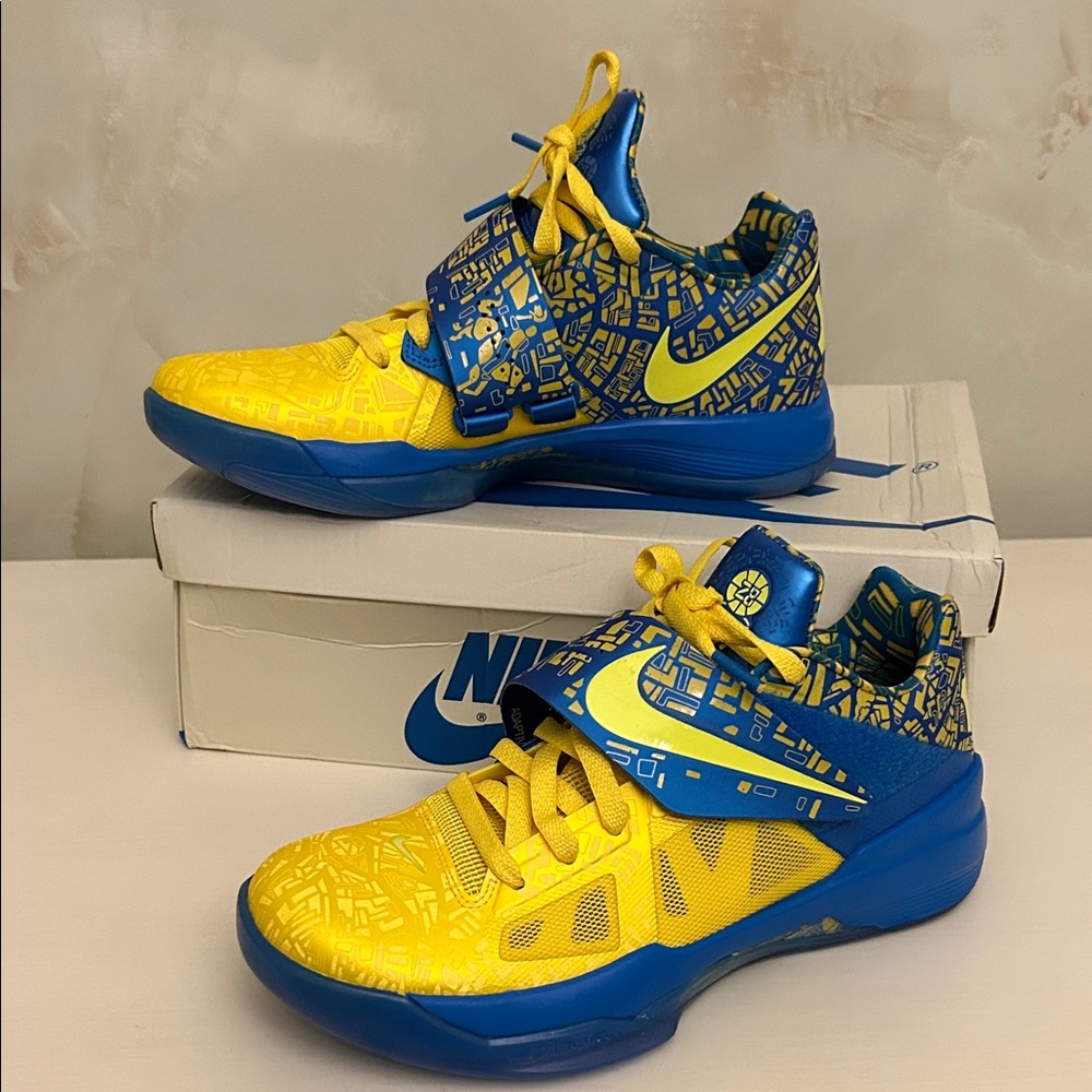 Nike Men Sneakers in Yellow and Blue side 8.5 New no tags